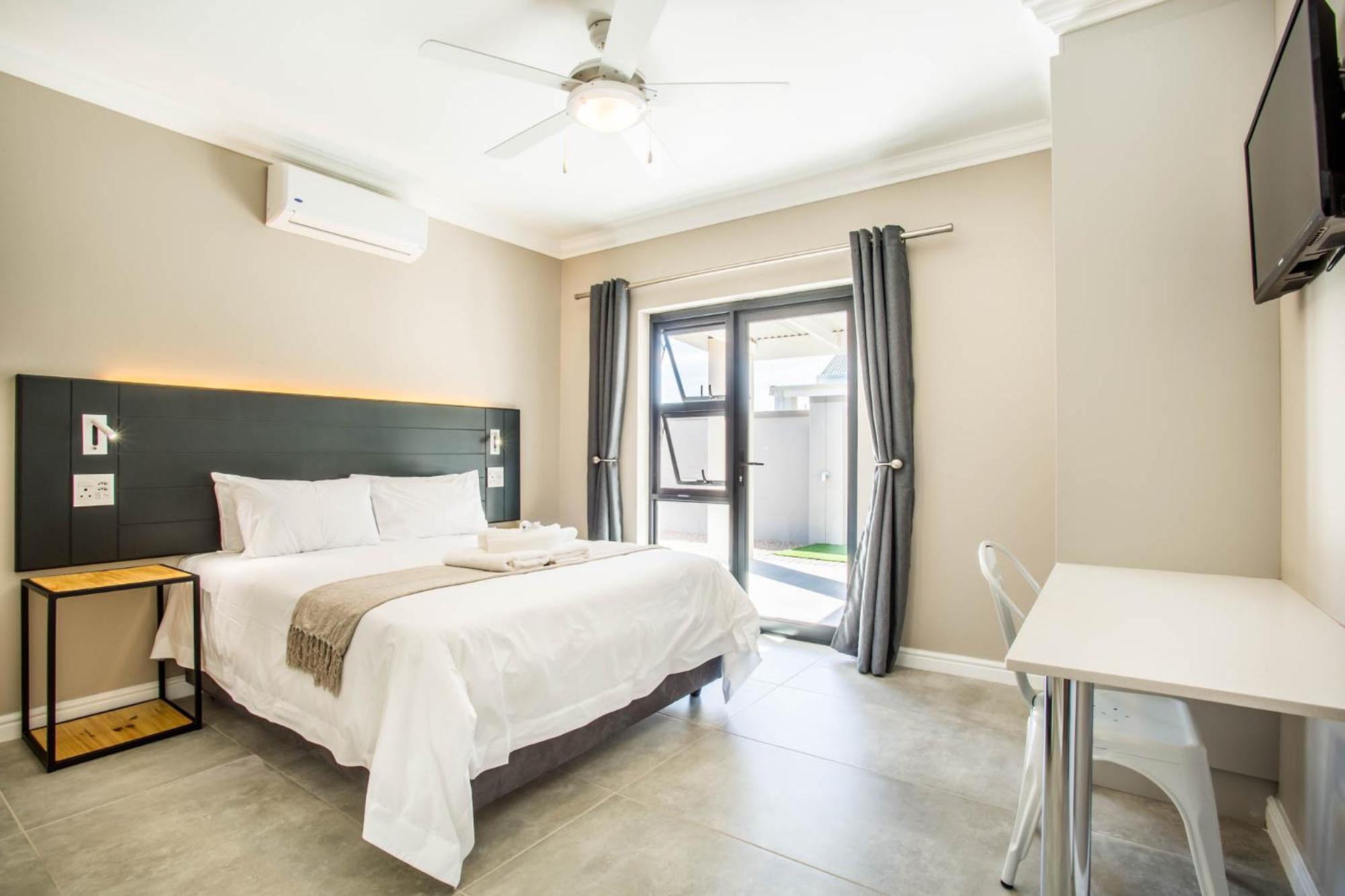 El Dorado Hotel And Self Catering Оудсхорн Екстериор снимка